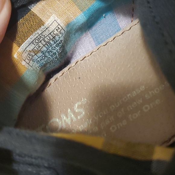 TOMS - Picture 4 of 4